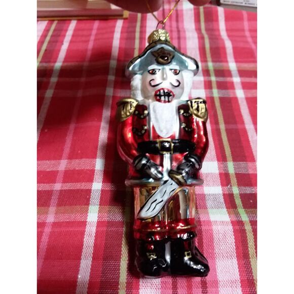 Kurt Adler Nutcracker Suite Medallion Collection Christmas Ornament Nutcracker - Picture 2 of 7